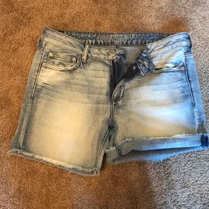 American Eagle Light-wash Boy Midi Shorts